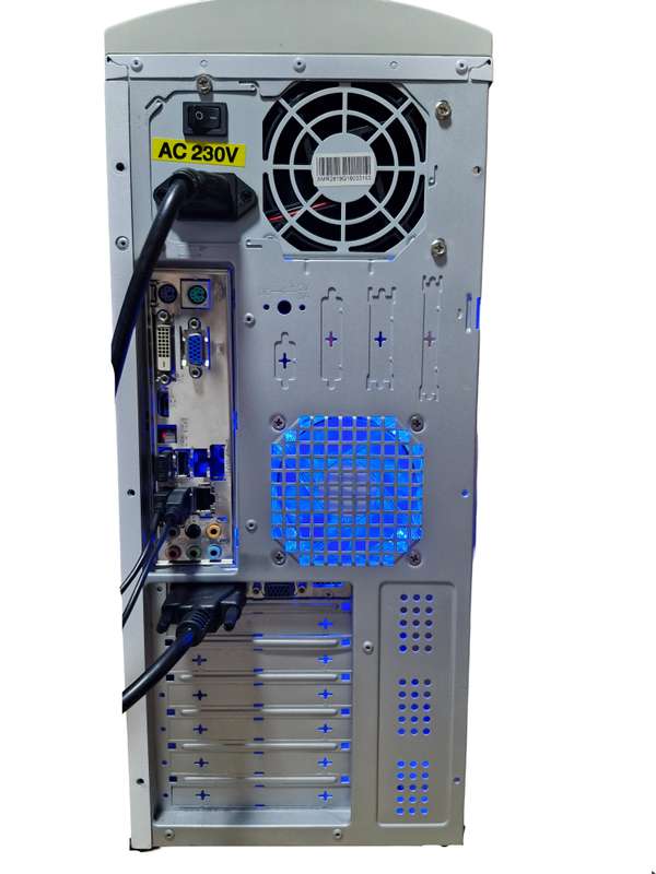Windows 10 Desktop PC, 9500GT 512Gb GPU, Core2 Quad CPU, 4Gb RAM, 240Gb SSD, DVD