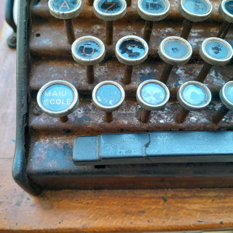 Antique Olivetti M1 Typewriter