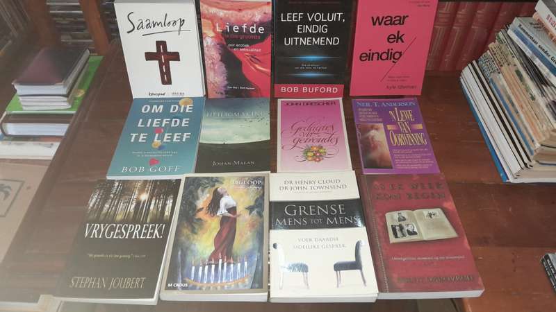 Afrikaanse Boeke - stel van 144