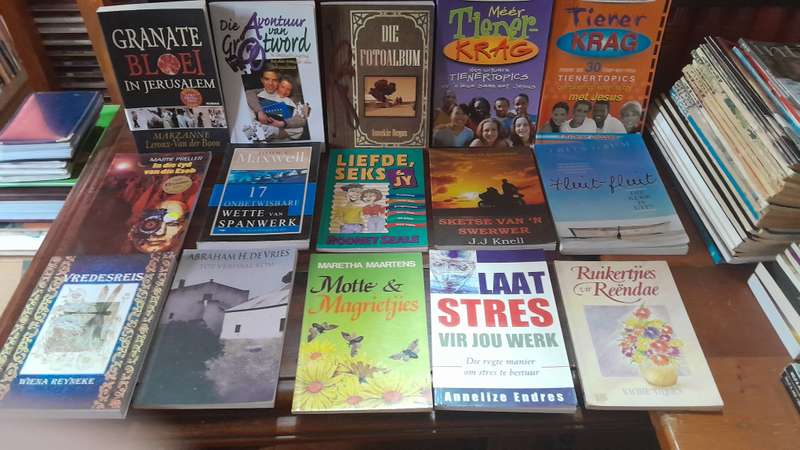 Afrikaanse Boeke - stel van 144