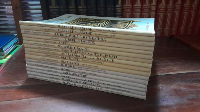 I Quaderni Dell' Antiquariato - set of 16