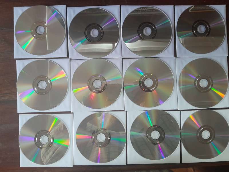 Ken Follet - audio books (24 discs)