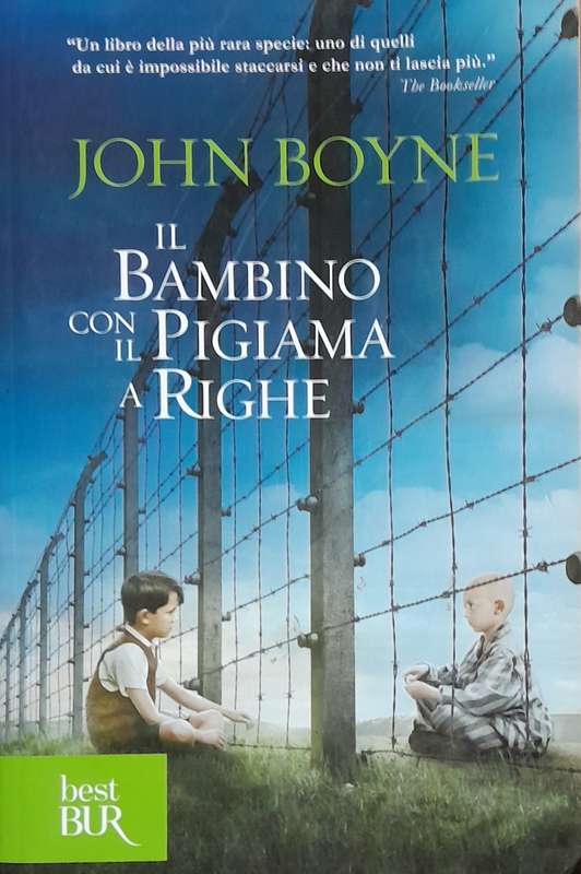 Il Bambino Con Il Pigiama A Righe