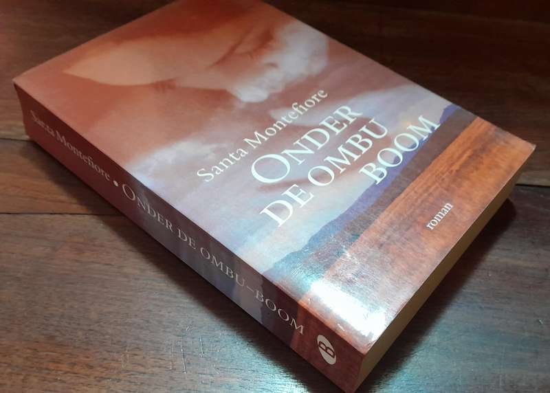 Onder De Ombu Boom - Santa Montefiore
