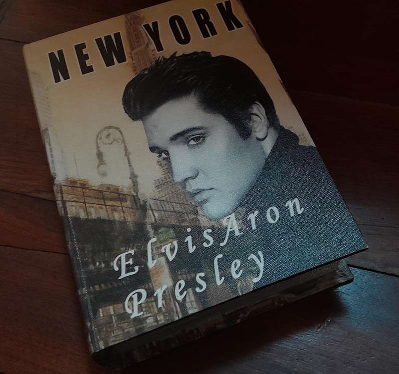 New York - Elvis Aron Presley