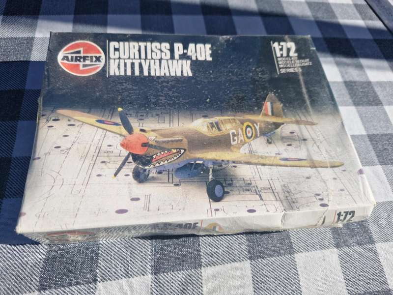Original Airfix Curtiss P-4OE Kittyhawk model kit