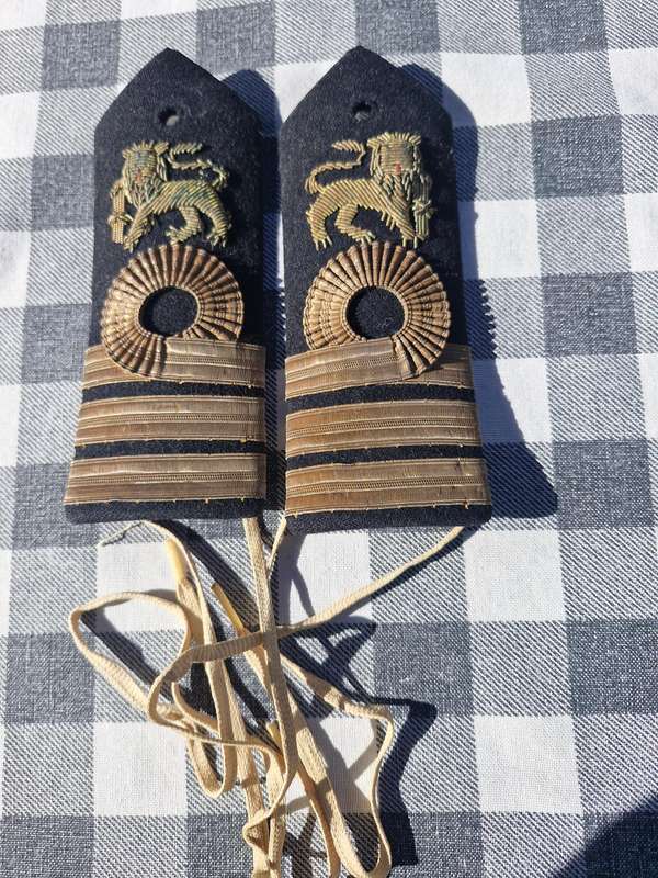Old SA Navy Lieutenant Epaulettes