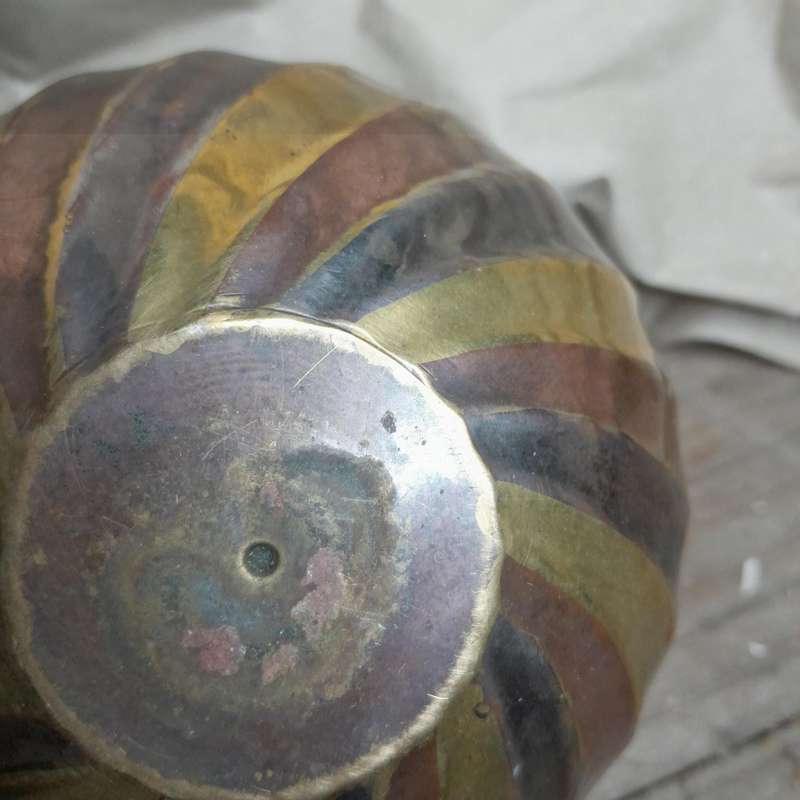 Beautiful tri-color vase.