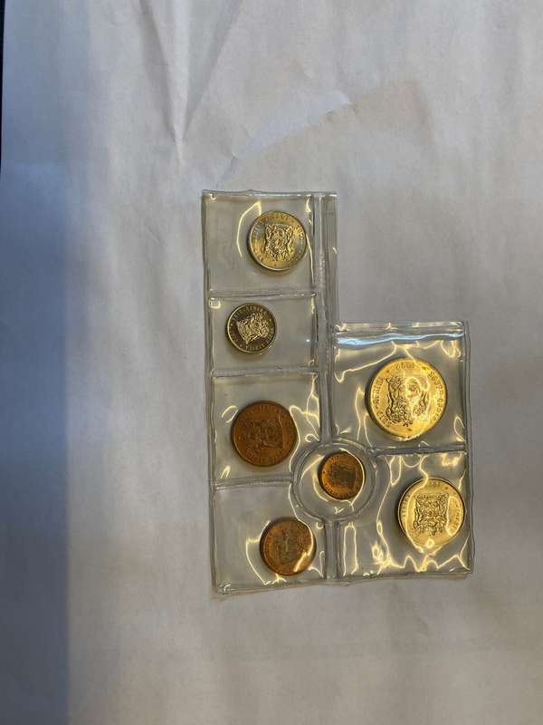 1972 South Africa (UNC)Mint Pack - MISSING R1 (1/2c to 50c)