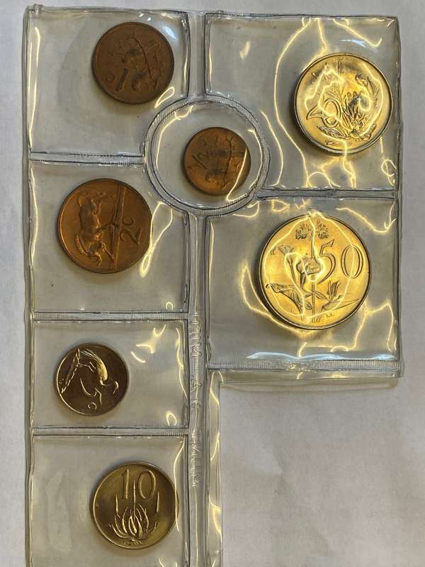 1972 South Africa (UNC)Mint Pack - MISSING R1 (1/2c to 50c)