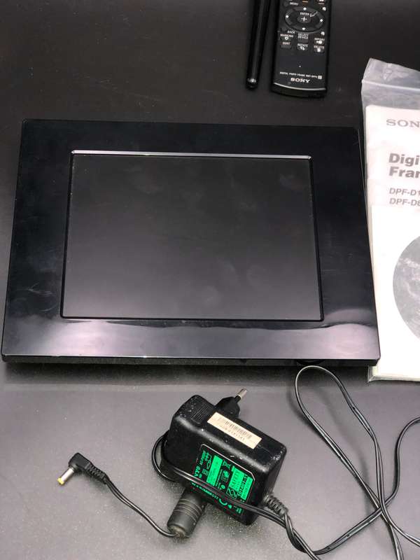 DPF-D810 Sony DPF-D8108 inch Digital Photo Frame, Black