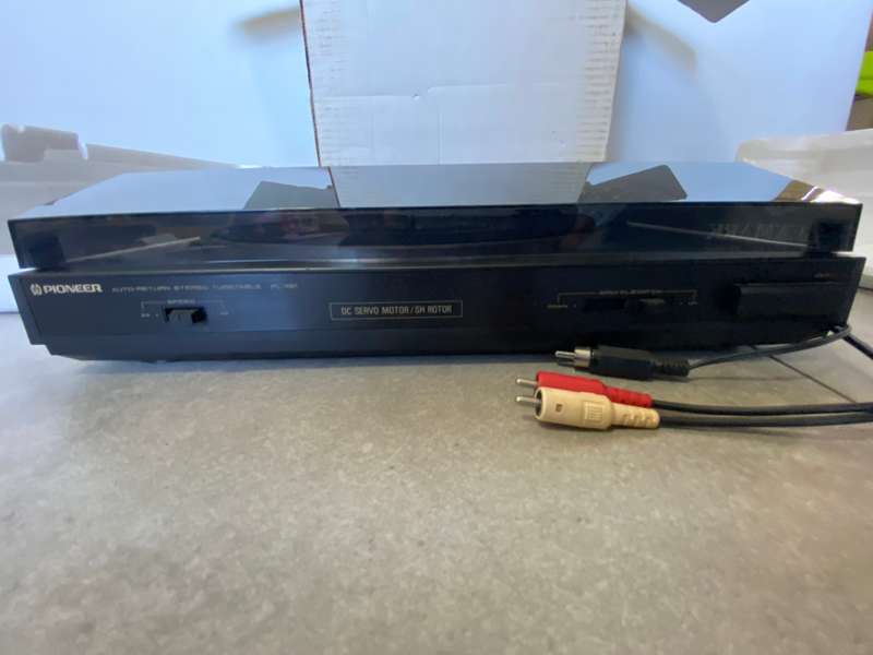 Pioneer Auto-Return Stereo Turntable PL-Z81