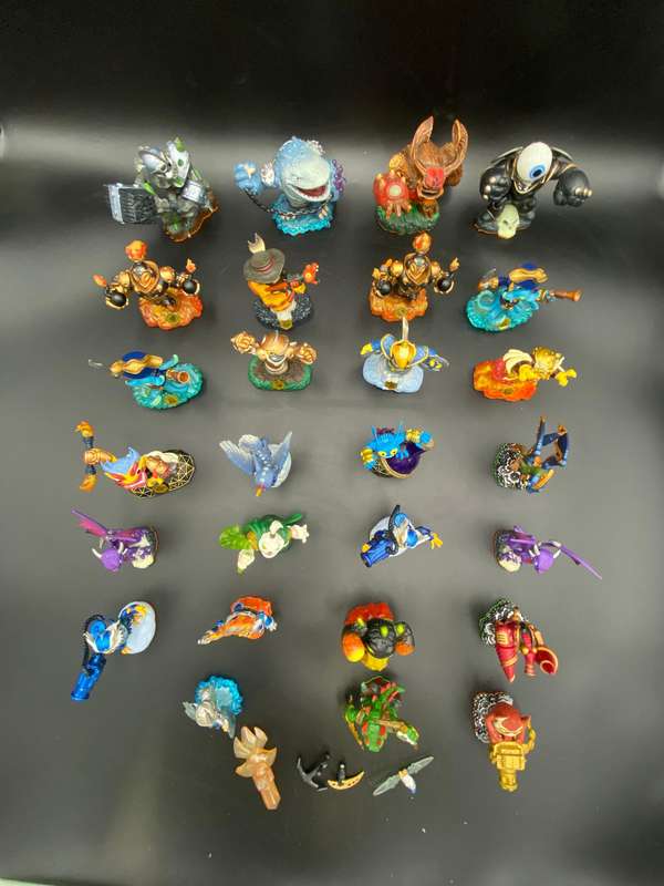 Mixed ActiviSion Skylander Action Figures