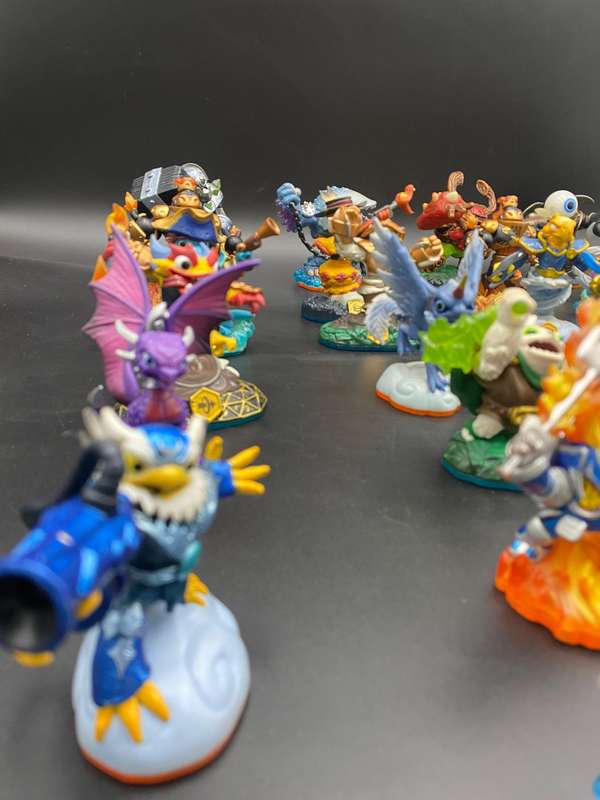 Mixed ActiviSion Skylander Action Figures