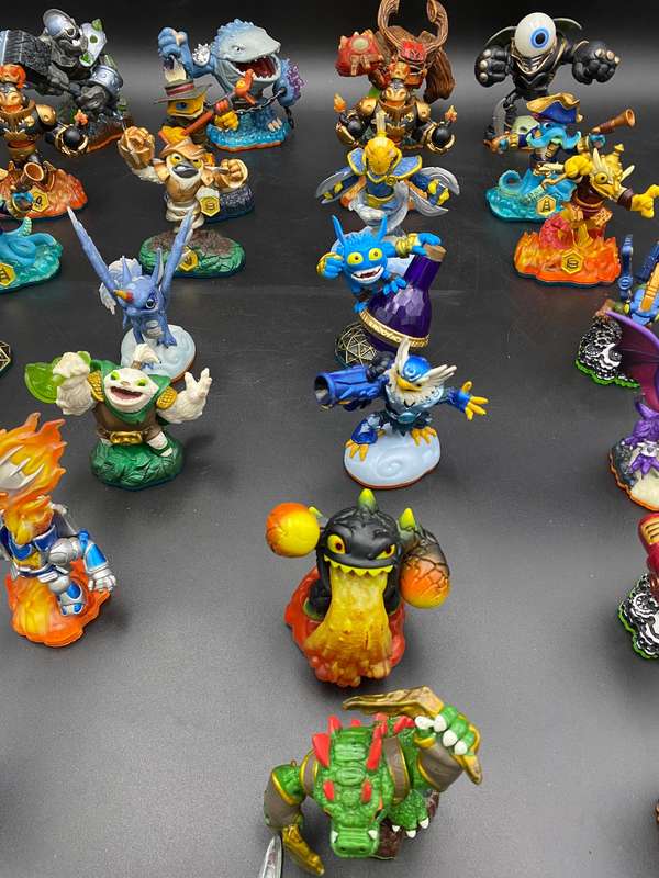 Mixed ActiviSion Skylander Action Figures