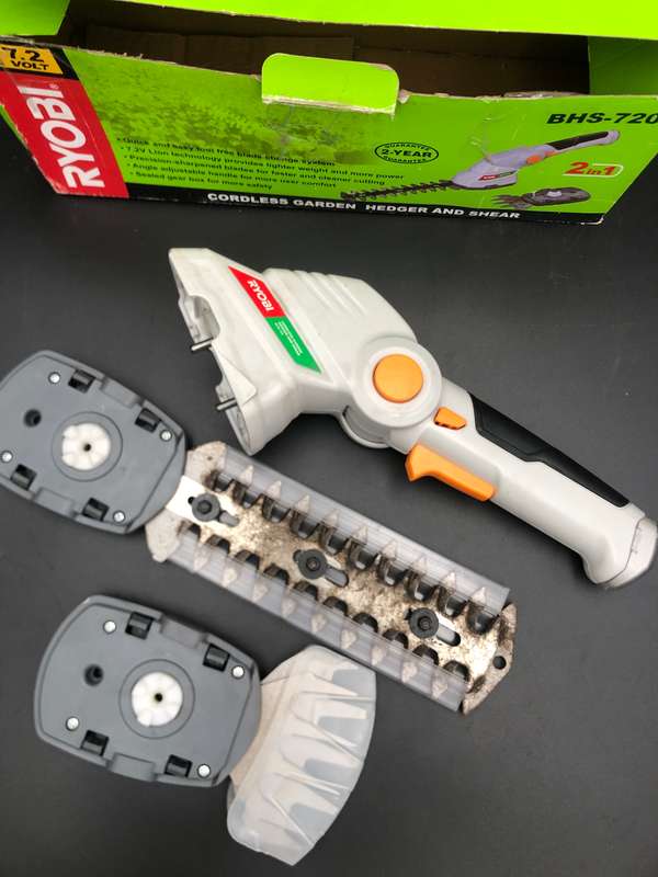 RYOBI CORDLESS GARDEN HEDGER AND SHEAR( NO CHARGER)