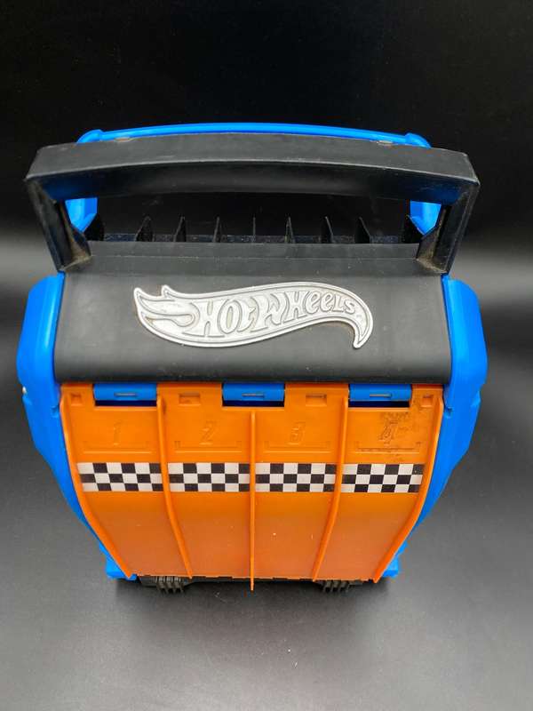 Hot Wheels 2in1 Multi-launcher car case