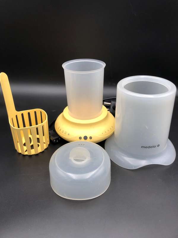MEDELA BABY BOTTLE WARMER WITH BOTTLES
