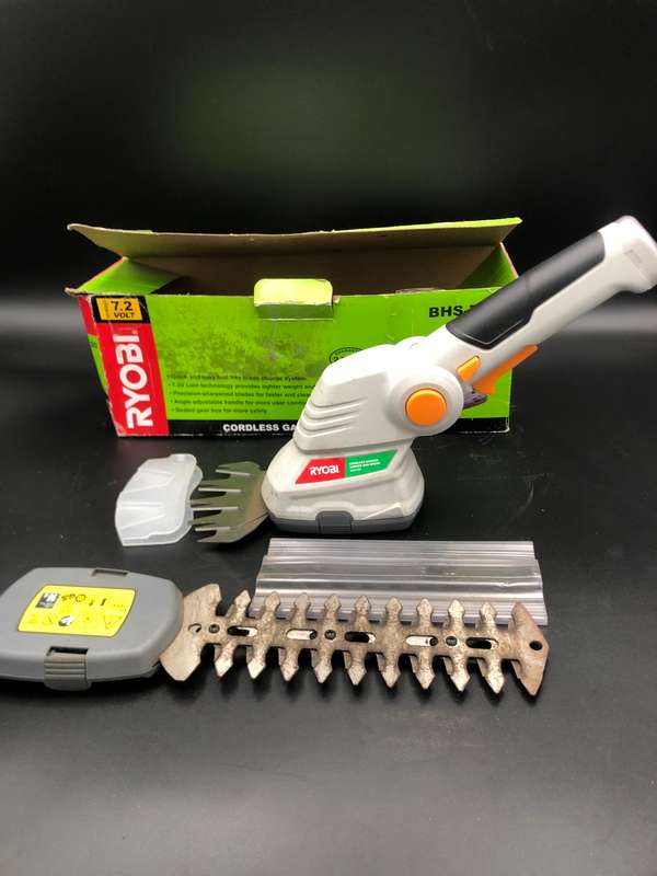 RYOBI CORDLESS GARDEN HEDGER AND SHEAR( NO CHARGER)