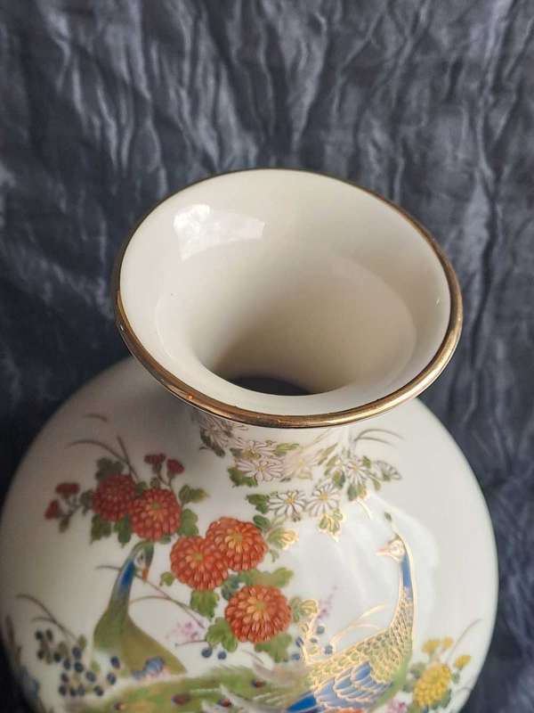 Shibata Japan porcelain Peacock and flowers vase