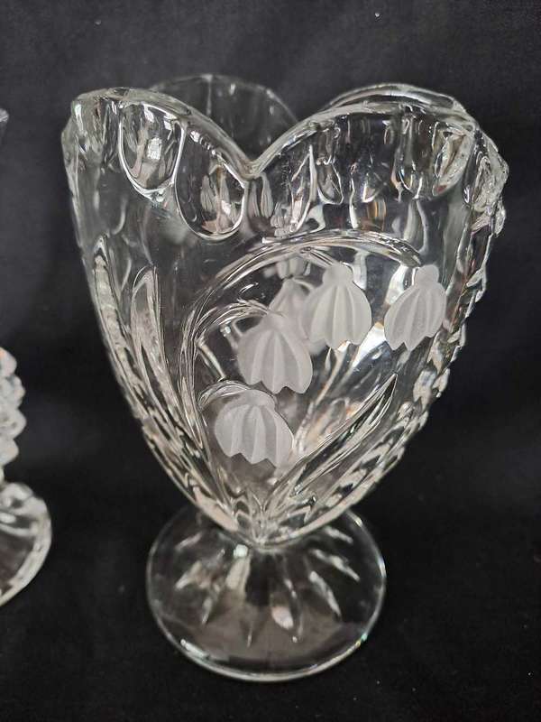 2 cut crystal bud vases, 13cm tall