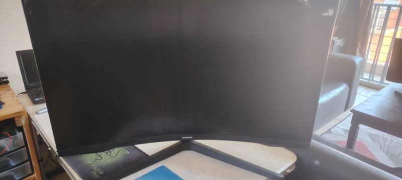 Samsung Odyssey G5. 165Hz 32" Curved Monitor (ls32ag550eaxxa) PSU Working Perfectly. Screen Broken.