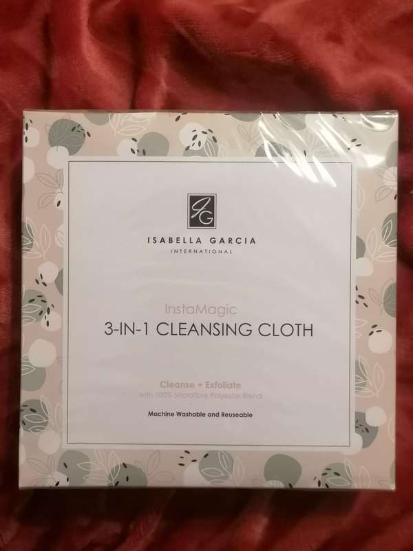Isabella Garcia 3 in 1 Cleansing Cloth