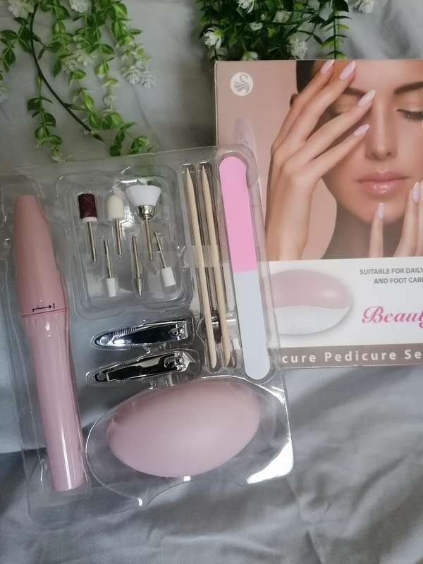 Nail Manicure and Pedicure Set