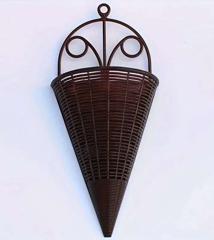 Artificial plant in beautiful in Creative Simulation Hanging Vase Flower Basket