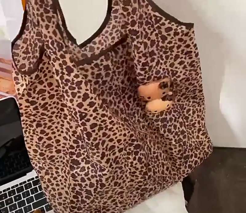 1pc Reusable, Foldable Polyester Shopping Bag with Compact Pouch