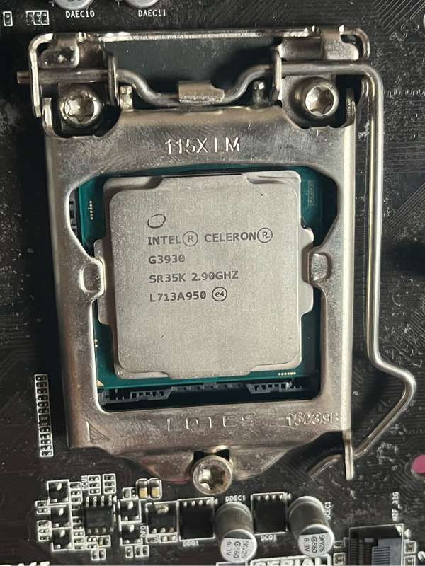 3x DDR3 Motherboards with Cpu (Faulty)