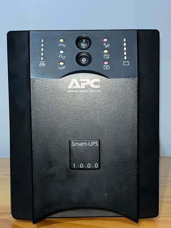 APC Smart UPS 1000VA