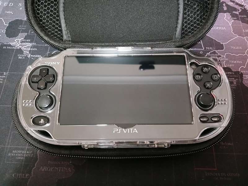 PlayStation VITA OLED (PCH-1104) - Very good condition