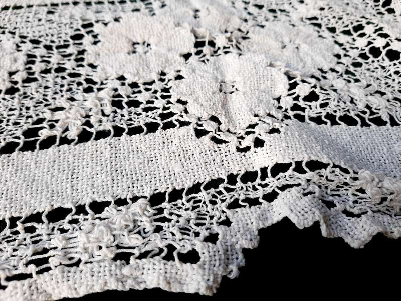 Small handknotted lace mat -white and grey - 37 x 25 cm
