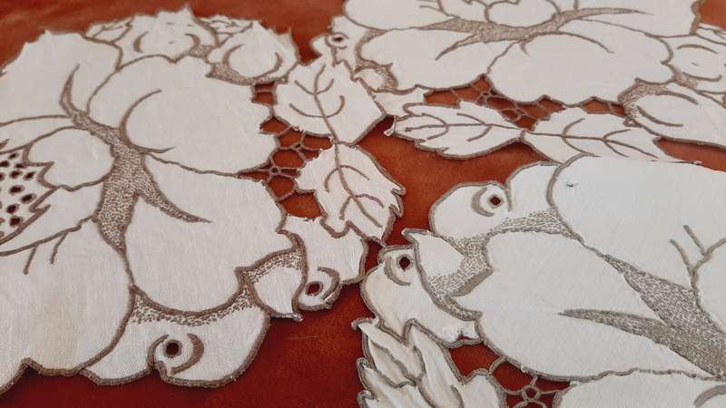 3 embroidered doilies  - 22cm
