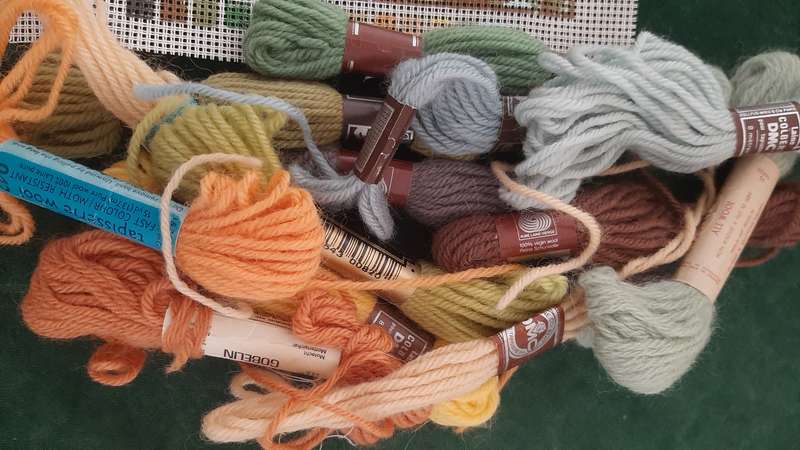 Small tapestry canvas - 20 x 20cm, with odd yarns