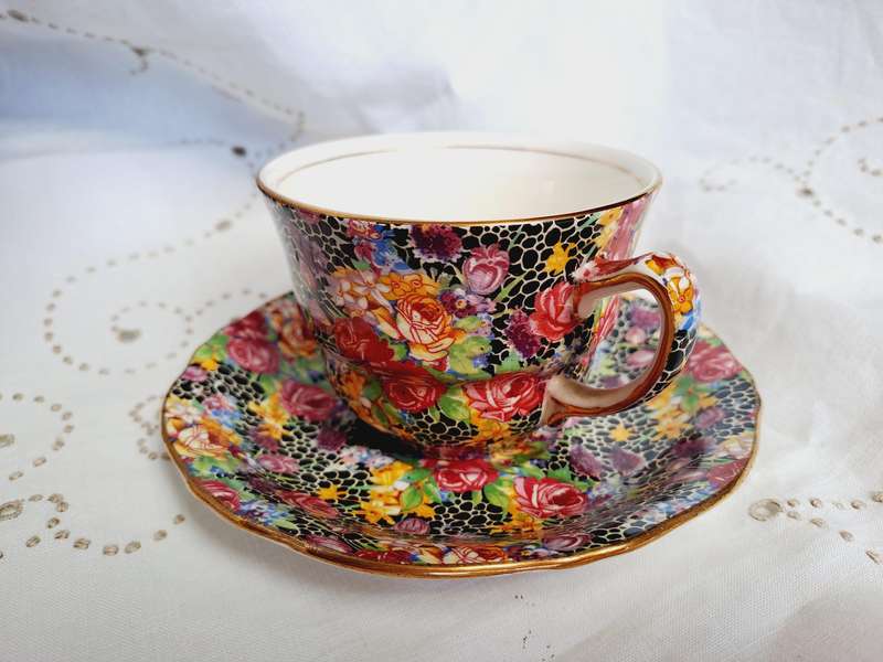 Royal Winton chintz - Grimwades - Hazel - duo