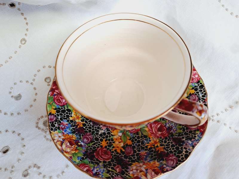 Royal Winton chintz - Grimwades - Hazel - duo