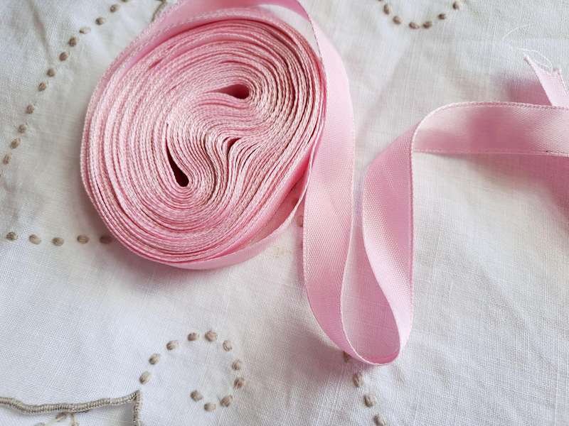 Pale pink satin ribbon 1,5cm wide - 5m length