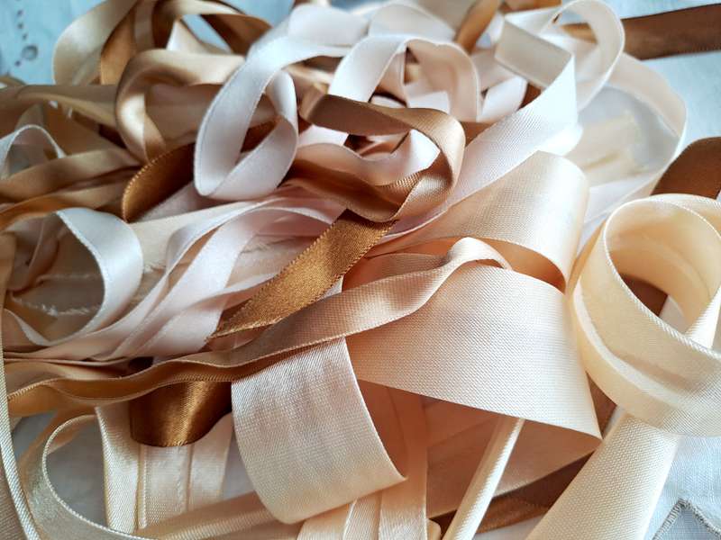 Mixed lot of satin ribbons and binding - 1-2cm wide, 10 metres in total