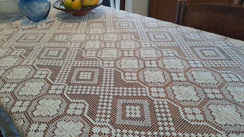 Magnificent, large, hand knotted lace tablecloth 235 x 144cm