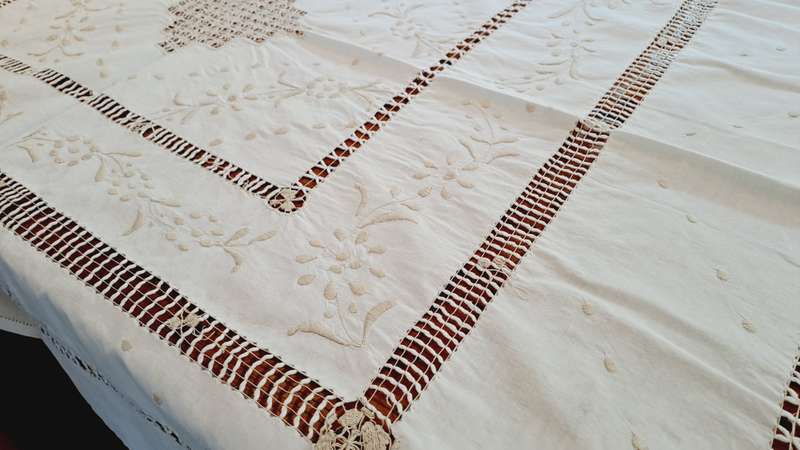 White embroidered tablecloth with drawn thread detail 164 x 116- cotton/linen