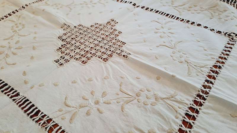 White embroidered tablecloth with drawn thread detail 164 x 116- cotton/linen