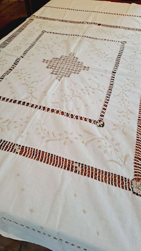 White embroidered tablecloth with drawn thread detail 164 x 116- cotton/linen