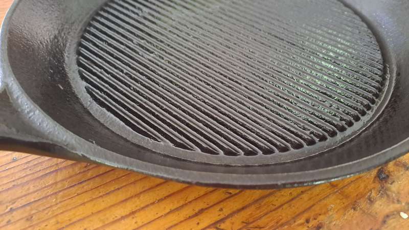 Cast iron griller/ frying pan