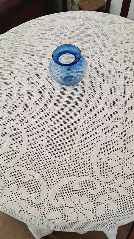 Oval filet crochet tablecloth 90 x 140cm diameter- white