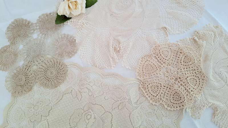 Lot of 6 doilies and crochet work for craftwork or recycling