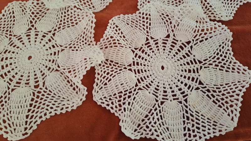 Four crochet doilies - white - 20cm