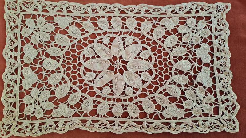 Beige tape lace mat - damaged 40 x 20 cm beige colour