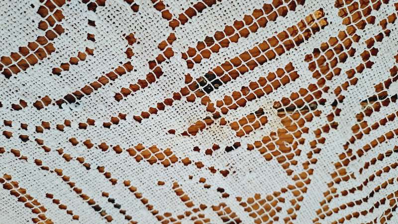 Vintage hand knotted lace tablecloth - damaged - 225 x 170cm